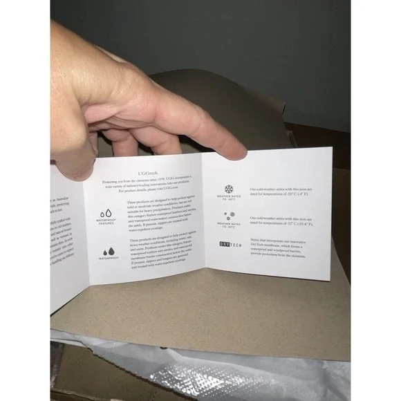 UGG Women's Size 10 Bailey Button II Sheepskin Ankle Snow Boots Hickory Brown - Picture 10 of 10